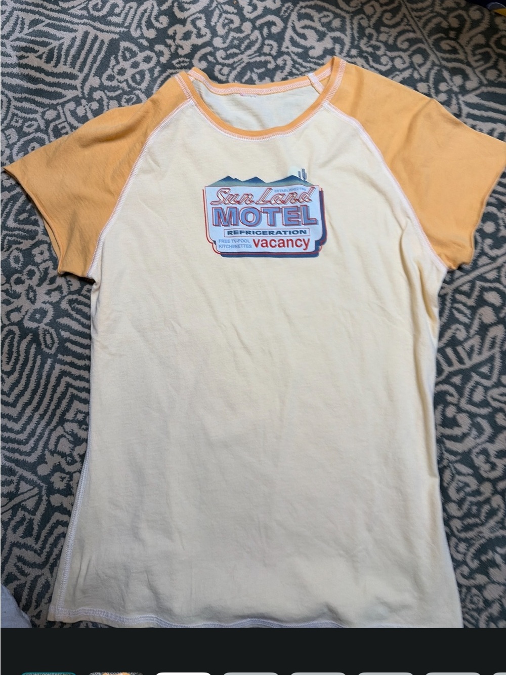 Retro Women’s Sun Motel Graphic Raglan T-Shirt Size Medium Retro Orange Cream